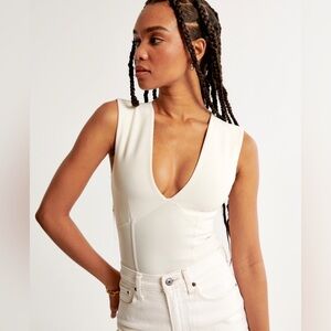 Abercrombie & Fitch Crepe Plunge Bodysuit - Small - Cream - NWT
